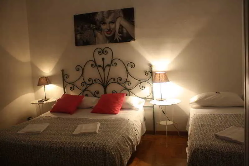 ** Oda ve Kahvaltı St. John Villa Roma İtalya